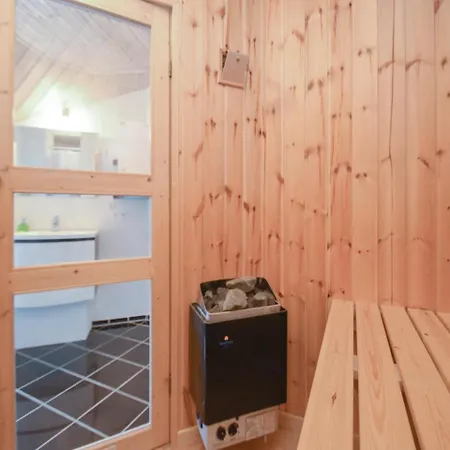 Three-bedroom Holiday In Vaggerlose * Bøtø By